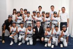 画像　清洲少年野球クラブの皆さんと永田市長