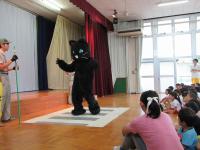 黒猫ちゃんが横断歩道の渡り方を教えてくれたよ