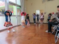 4歳児　歌や踊りを見てもらったよ