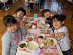 5歳児　　皆で食べるとおいしいね