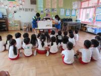 大型絵本を読んでもらったよ
