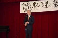 画像　挨拶を述べる加藤市長