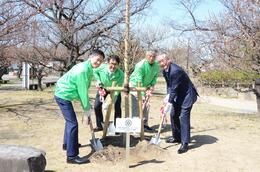 名古屋清須ロータリークラブの方々と永田市長画像