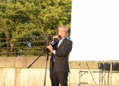 挨拶を述べる永田市長画像