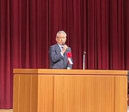 挨拶を述べる永田市長画像