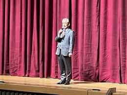 挨拶を述べる永田市長画像