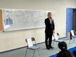 挨拶を述べる永田市長画像