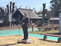 挨拶を述べる永田市長画像