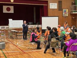挨拶を述べる永田市長画像