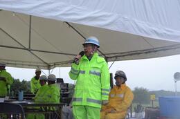 挨拶を述べる永田市長画像