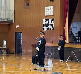 挨拶を述べる永田市長画像