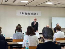 挨拶を述べる永田市長画像