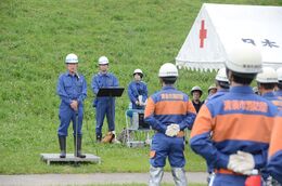 訓示を述べる永田市長画像