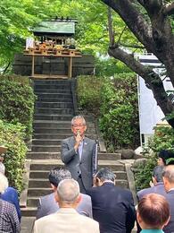 挨拶を述べる永田市長画像