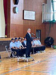 挨拶を述べる永田市長画像