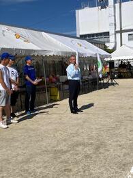 挨拶を述べる永田市長画像