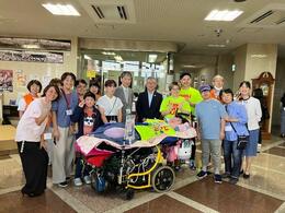 参加者の皆さんと市長画像