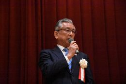 挨拶を述べる永田市長画像